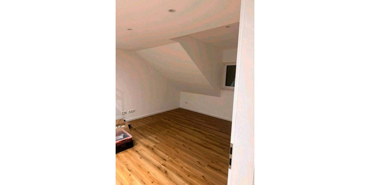 Dachgeschoßwohnung Hanau Groß-Steinheim - 2.5 Zimmer, 76 m&sup2;, 1.250&euro; | Angebot:25971730