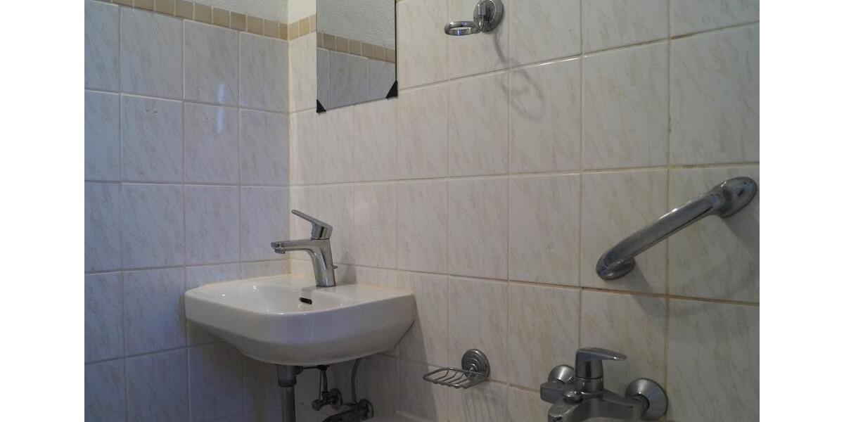 Etagenwohnung Teutschenthal - 2 Zimmer, 40 m&sup2;, 300&euro; | Angebot:25269842