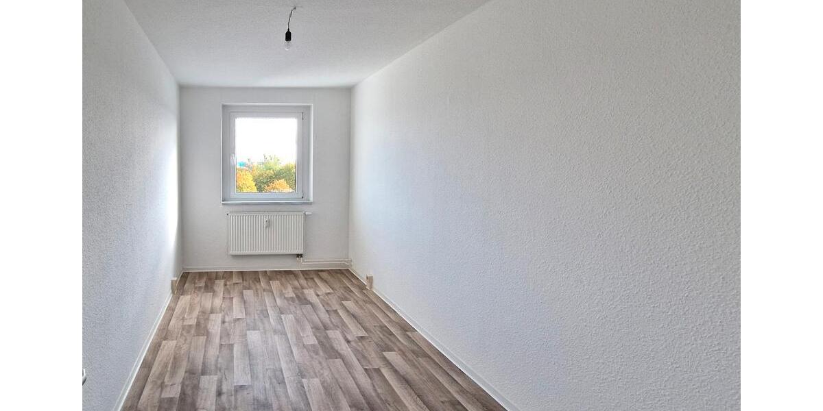 Etagenwohnung Neubrandenburg Carlshöhe - 4 Zimmer, 73 m&sup2;, 363&euro; | Angebot:25750668