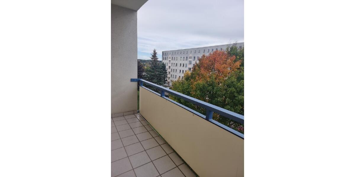 Schmucke Dreiraumwohnung mit Balkon in Weida! 3 zimmer