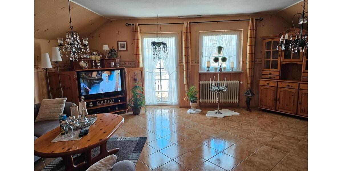 Dachgeschoßwohnung Borken (Hessen) - 2.5 Zimmer, 90 m&sup2;, 650&euro; | Angebot:25988970