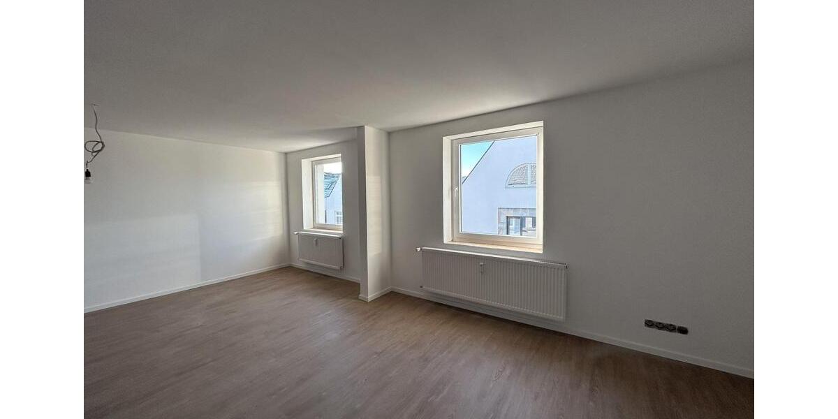 Dachgeschoßwohnung Arnsberg Rusch - 4 Zimmer, 140 m&sup2;, 1.400&euro; | Angebot:23358348