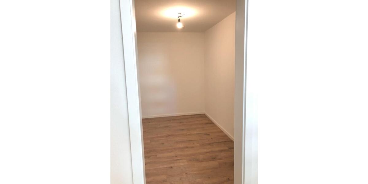Erdgeschoßwohnung Arnstorf - 4 Zimmer, 125 m&sup2;, 1.000&euro; | Angebot:26396939
