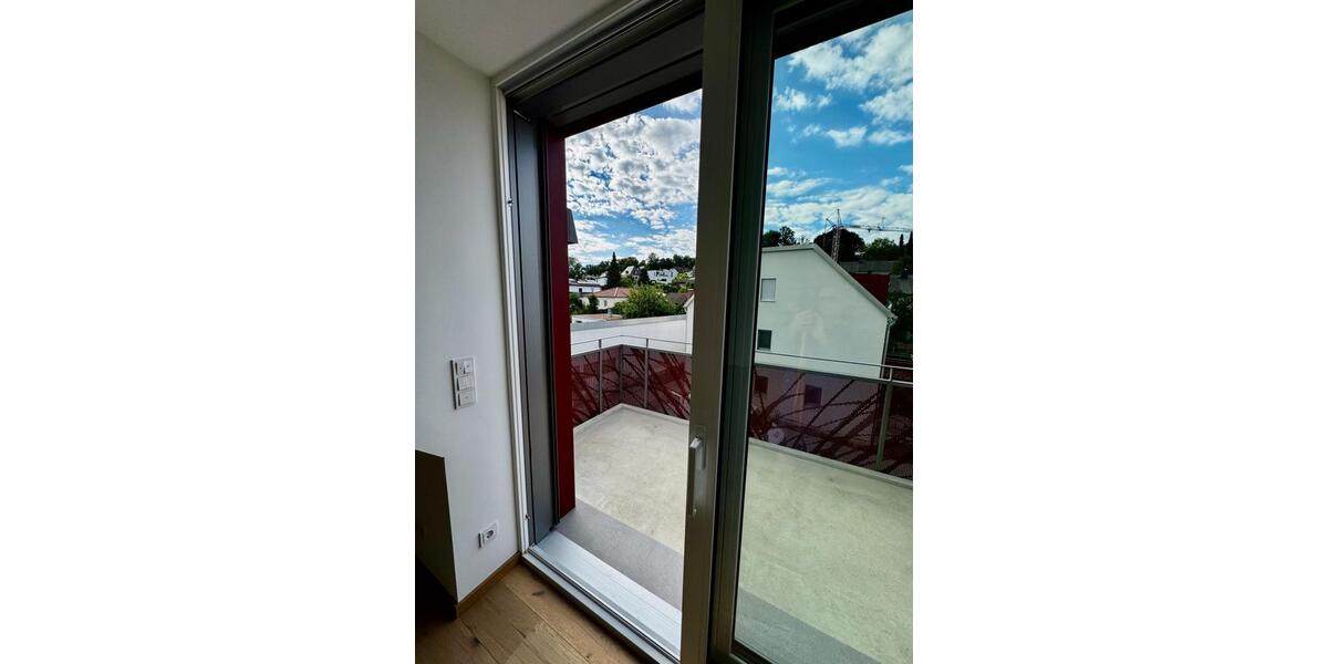 Dachgeschoßwohnung Dachau - 3 Zimmer, 93 m&sup2;, 1.990&euro; | Angebot:26645461
