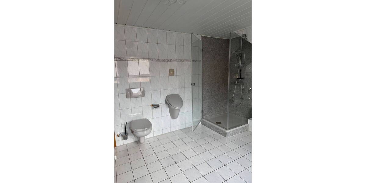 Etagenwohnung Erlangen Frauenaurach - 3 Zimmer, 117 m&sup2;, 1.400&euro; | Angebot:26092188