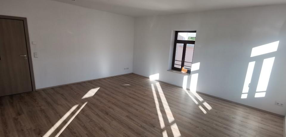 Etagenwohnung Frankenberg (Sachsen) - 4 Zimmer, 103 m&sup2;, 618&euro; | Angebot:26441997
