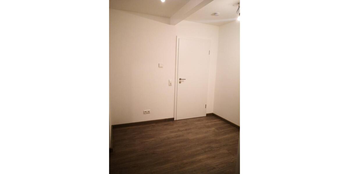 Etagenwohnung Pößneck - 4 Zimmer, 100 m&sup2;, 1.000&euro; | Angebot:22981819