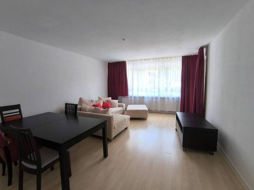 Gepflegte Wohnung mit Balkon, Einbauküche & Stellplatz sucht neuen Mieter
