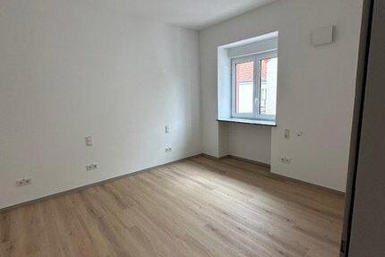Wohnung Saarbrücken Brebach-Fechingen - 2 Zimmer, 65 m&sup2;, 890&euro; | Angebot:27687890