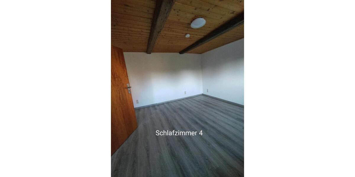 Etagenwohnung Königslutter am Elm - 6 Zimmer, 120 m&sup2;, 960&euro; | Angebot:26693489