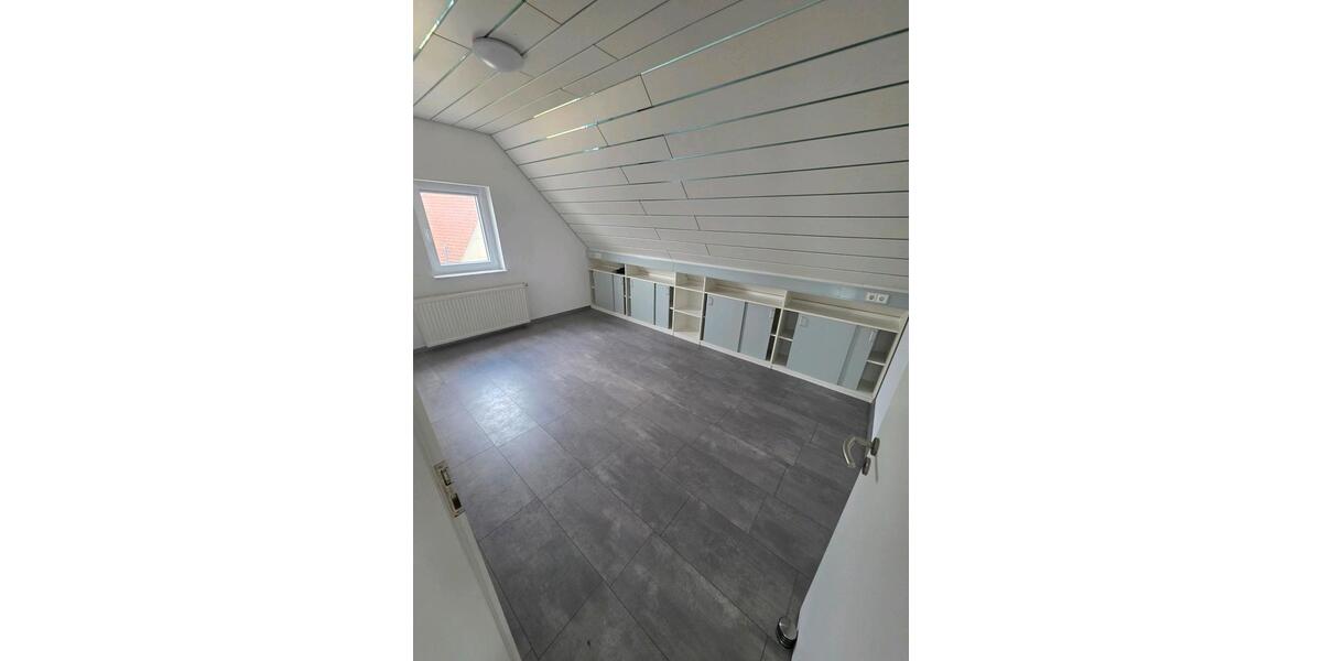 Dachgeschoßwohnung Geislingen - 2 Zimmer, 77 m&sup2;, 900&euro; | Angebot:25716857