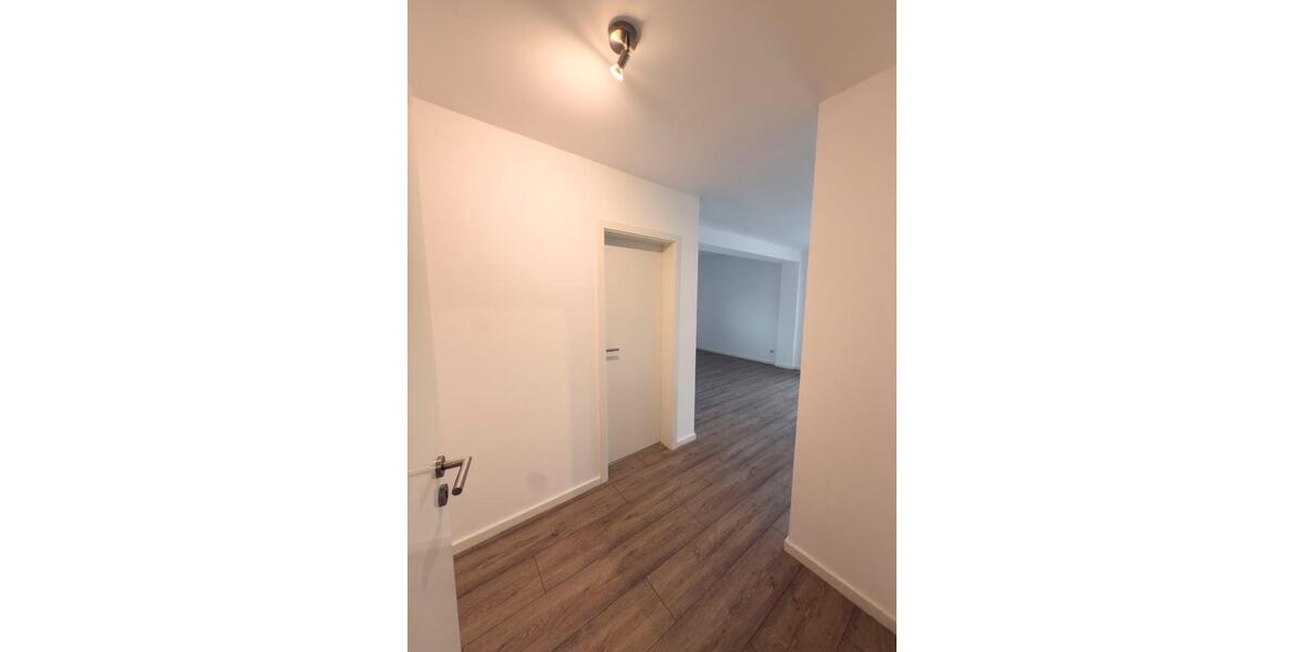 Etagenwohnung Großwallstadt - 4 Zimmer, 174 m&sup2;, 1.650&euro; | Angebot:25342133