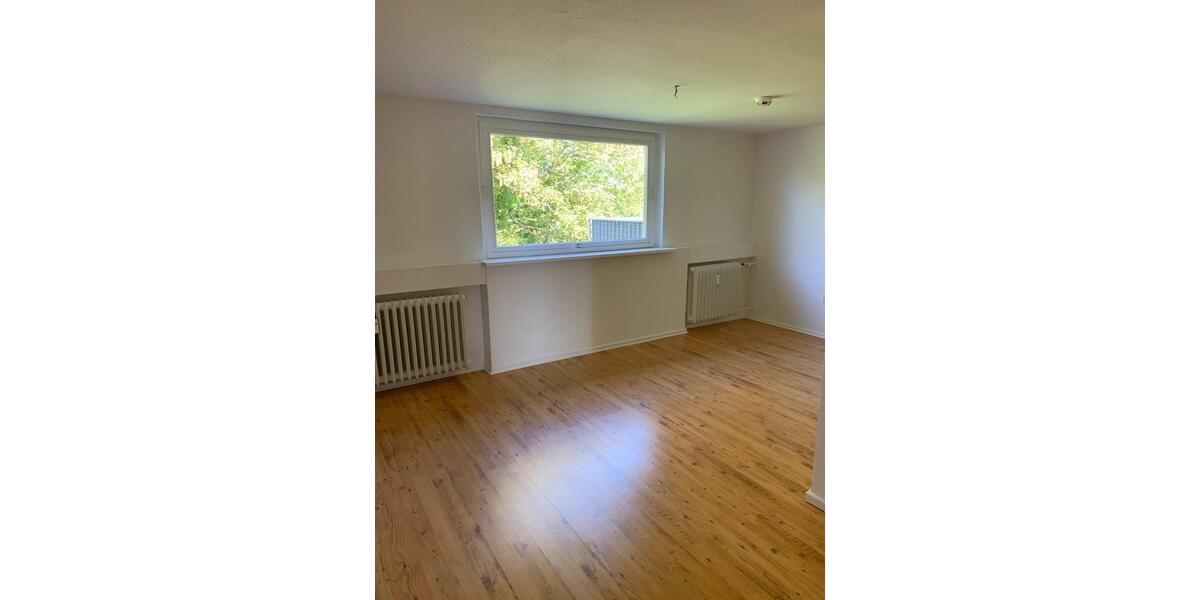Dachgeschoßwohnung Kiel - 4 Zimmer, 127 m&sup2;, 1.590&euro; | Angebot:25831332
