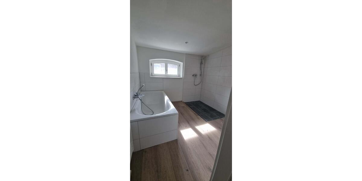 Wohnen auf Zeit Neuss Furth-Mitte - 5 Zimmer, 120 m&sup2;, 450&euro; | Angebot:26043521