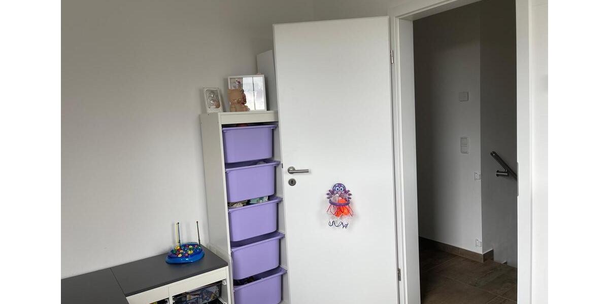 Einfamilienhaus Butzbach - 4 Zimmer, 92 m&sup2;, 1.300&euro; | Angebot:26455974