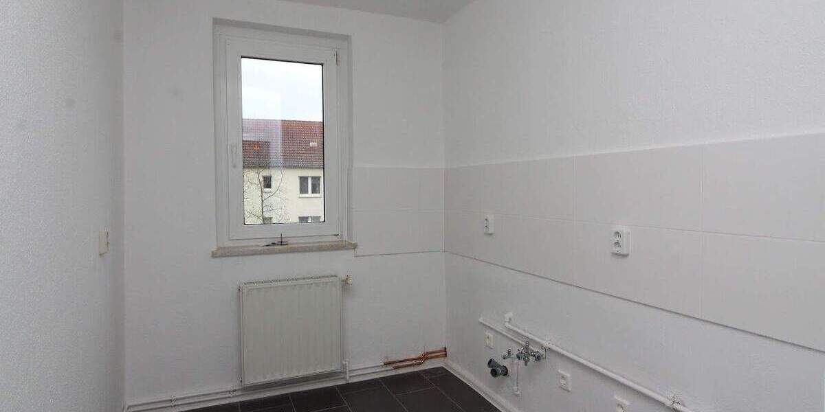 Etagenwohnung Merseburg Kötzschen - 2 Zimmer, 48 m&sup2;, 287&euro; | Angebot:25695020