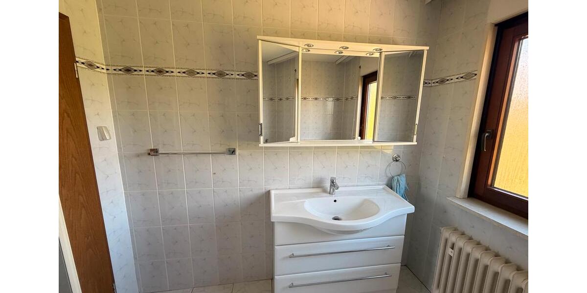 Dachgeschoßwohnung Porta Westfalica - 5 Zimmer, 133 m&sup2;, 1.650&euro; | Angebot:26380578