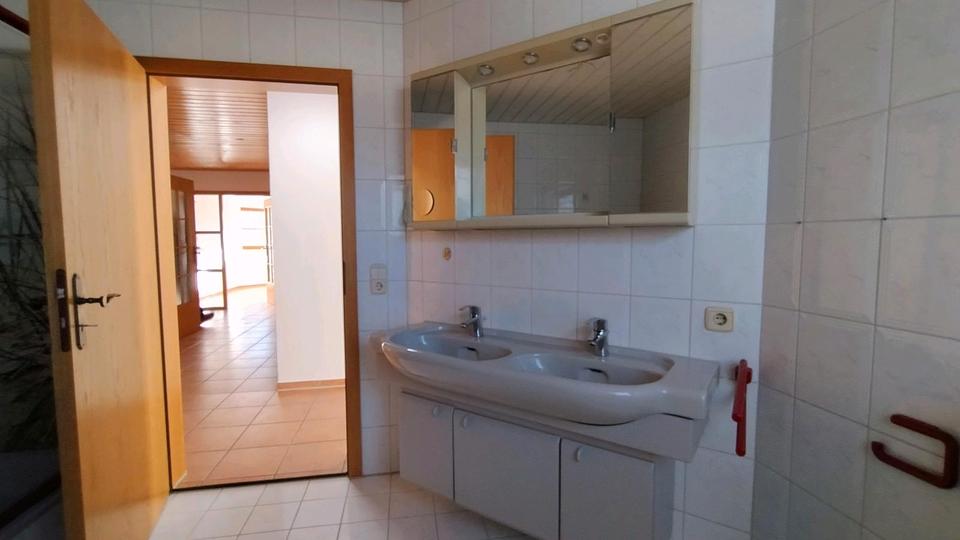 Etagenwohnung Hohentengen - 5 Zimmer, 120 m&sup2;, 1.150&euro; | Angebot:26612886