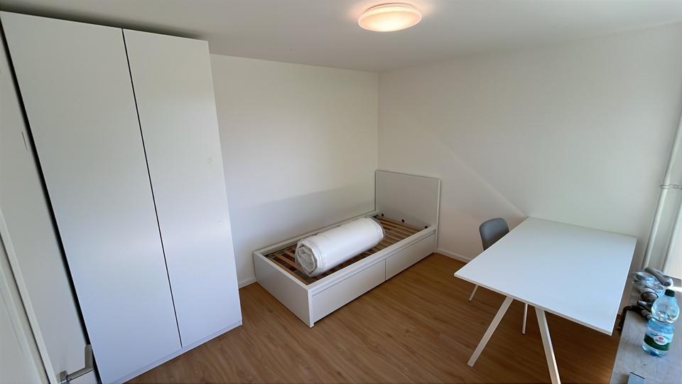 Wohnen auf Zeit München Moosach - 5 Zimmer, 7 m&sup2;, 700&euro; | Angebot:26701593