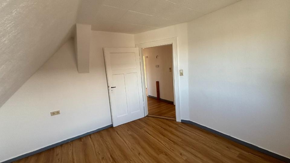 Dachgeschoßwohnung Holzminden - 4 Zimmer, 60 m&sup2;, 470&euro; | Angebot:26094472