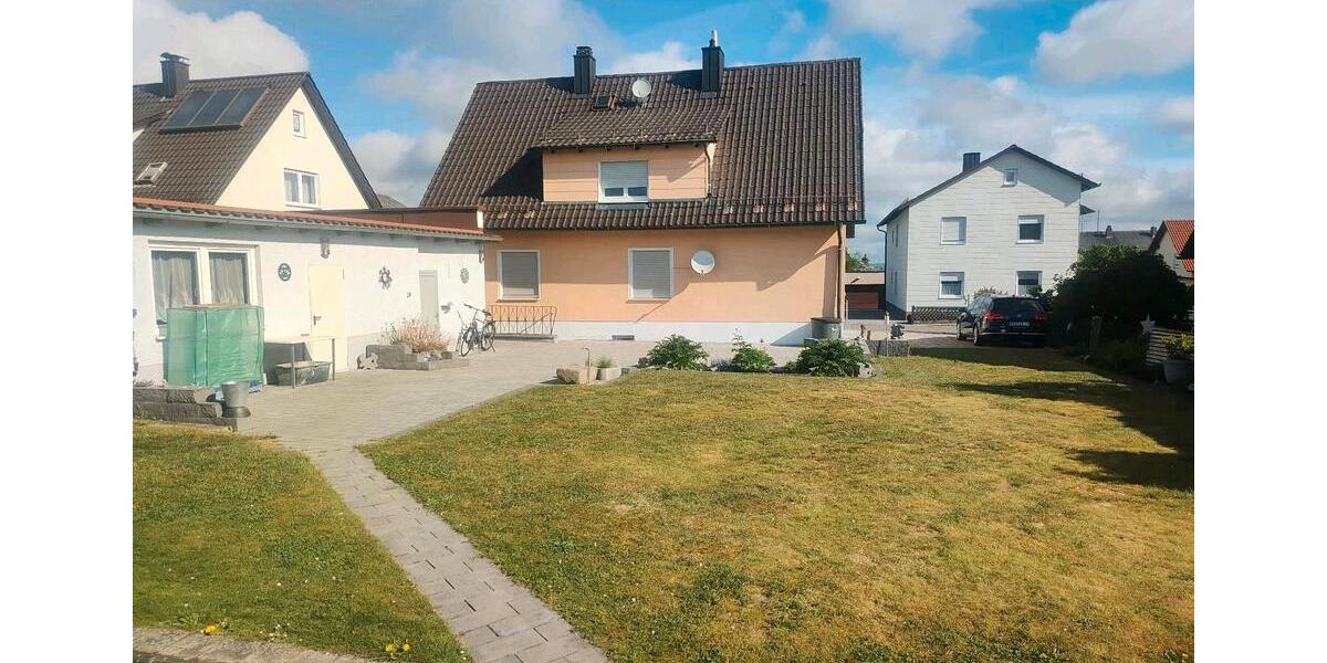 Erdgeschoßwohnung Wackersdorf - 3 Zimmer, 75 m&sup2;, 750&euro; | Angebot:26427259