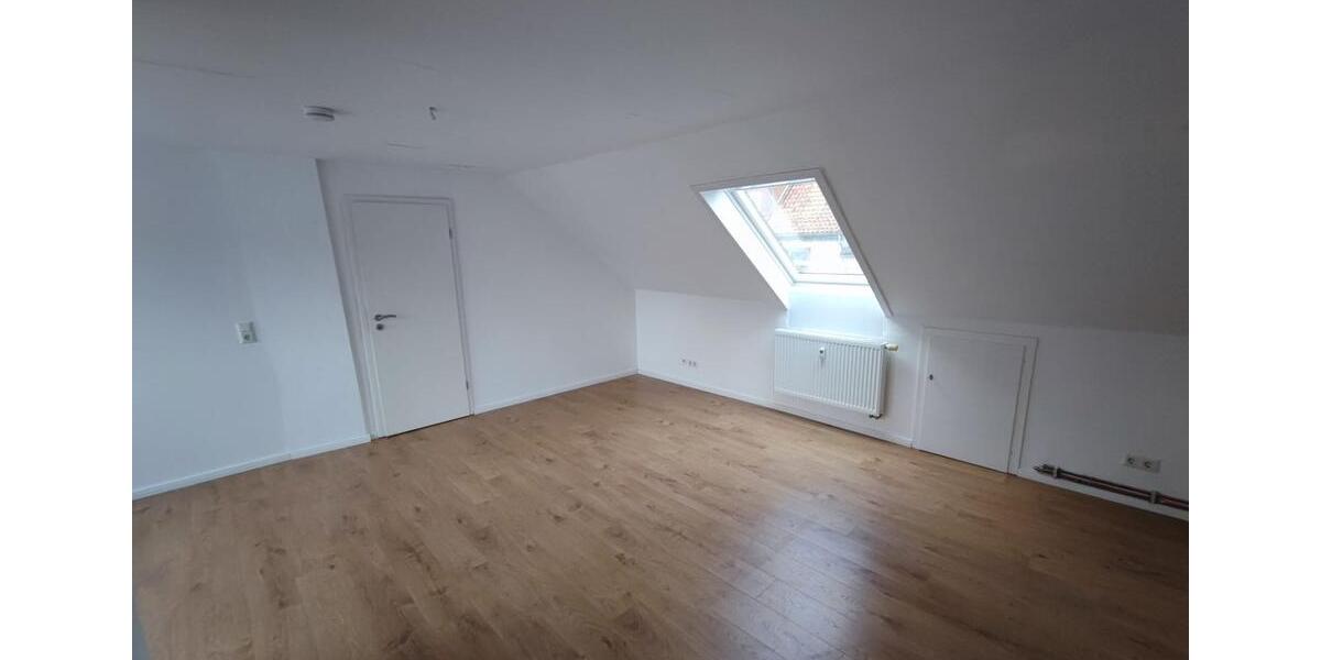 Dachgeschoßwohnung Seesen - 4 Zimmer, 105 m&sup2;, 680&euro; | Angebot:22396212