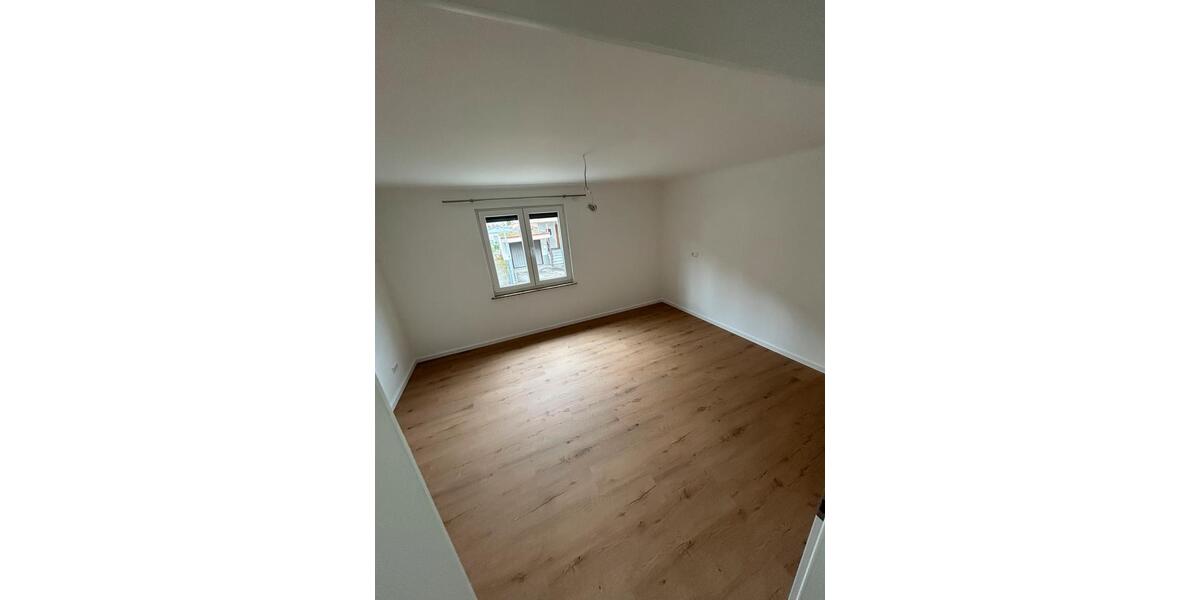 Erdgeschoßwohnung Geislingen - 3 Zimmer, 90 m&sup2;, 850&euro; | Angebot:26376247