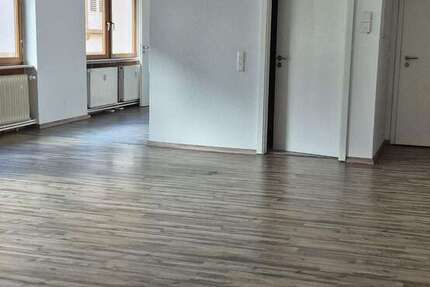 Wohnung Bretten - 2 Zimmer, 74 m&sup2;, 660&euro; | Angebot:26603621