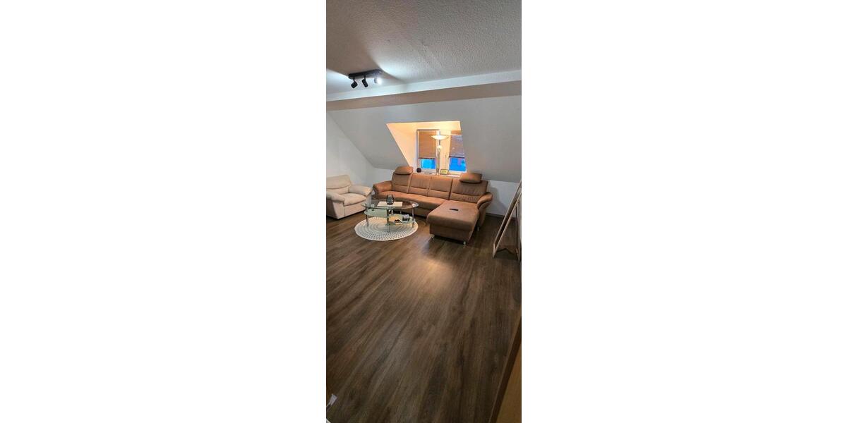Dachgeschoßwohnung Hartha - 3 Zimmer, 53 m&sup2;, 310&euro; | Angebot:26424655