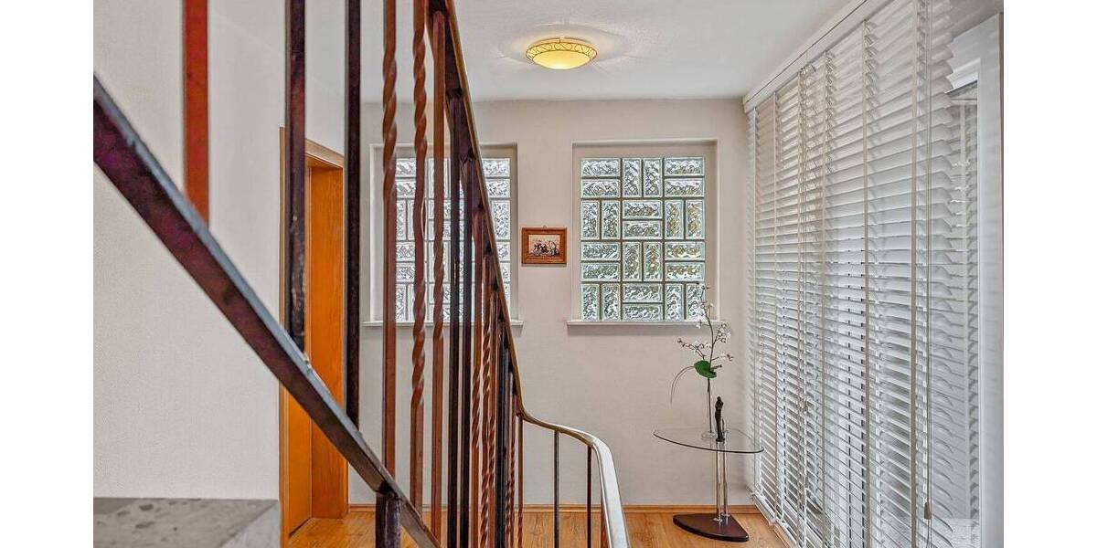 Einfamilienhaus Biedenkopf Wallau - 7 Zimmer, 259 m&sup2;, 1.200&euro; | Angebot:23596514