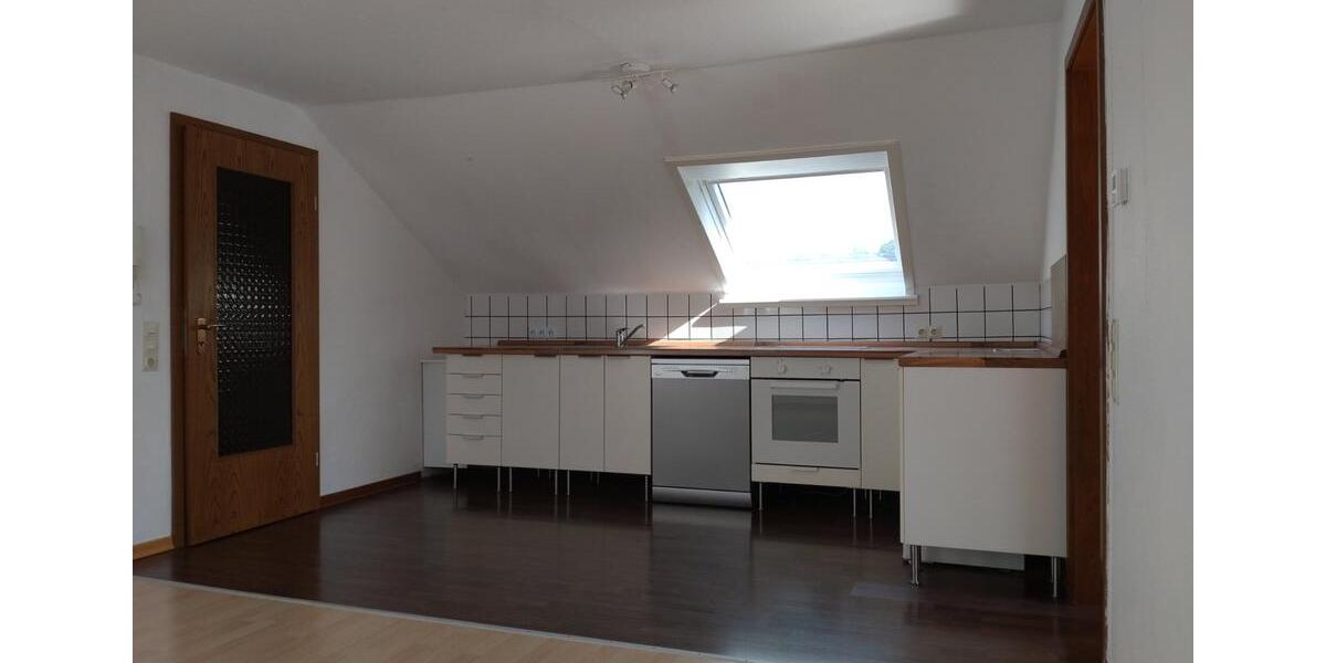 Dachgeschoßwohnung Winnenden - 2.5 Zimmer, 61 m&sup2;, 810&euro; | Angebot:25062037