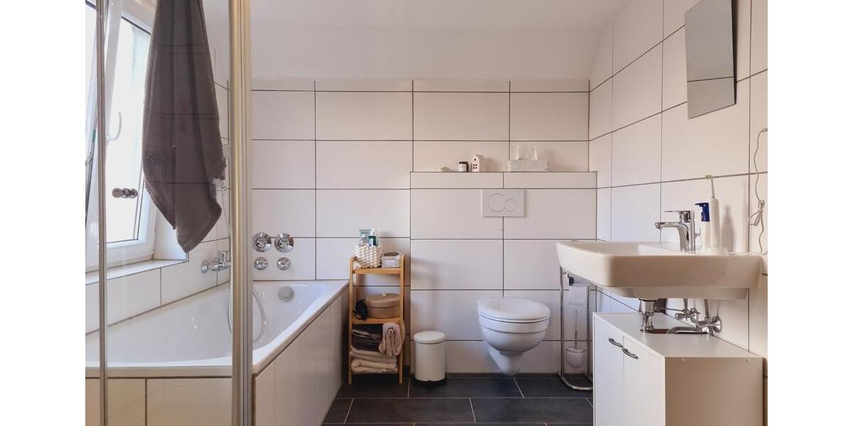 Dachgeschoßwohnung Schwandorf - 1 Zimmer, 50 m&sup2;, 400&euro; | Angebot:25959676