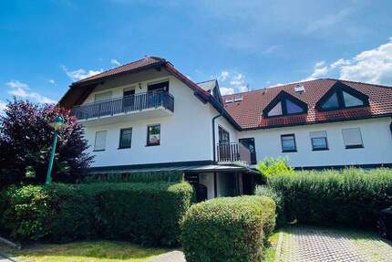 kleine, moderne Wohnung mit Balkon 1 zimmer