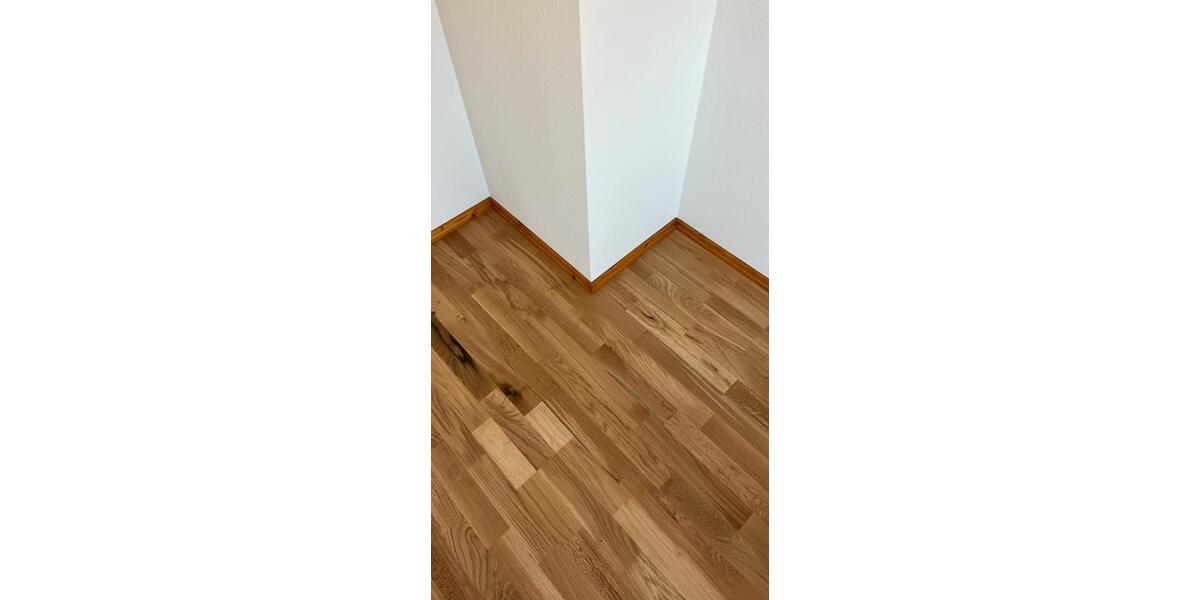 Dachgeschoßwohnung Hohenstein-Ernstthal Ernstthal - 4 Zimmer, 105 m&sup2;, 700&euro; | Angebot:24380399