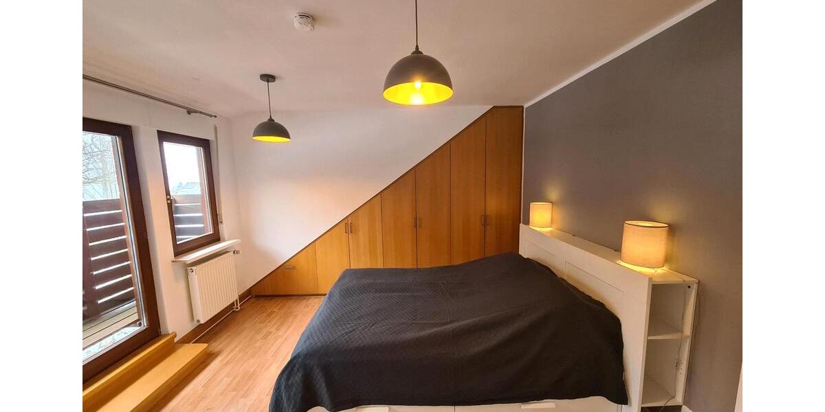 Dachgeschoßwohnung Felsberg - 2 Zimmer, 70 m&sup2;, 1.000&euro; | Angebot:24788514