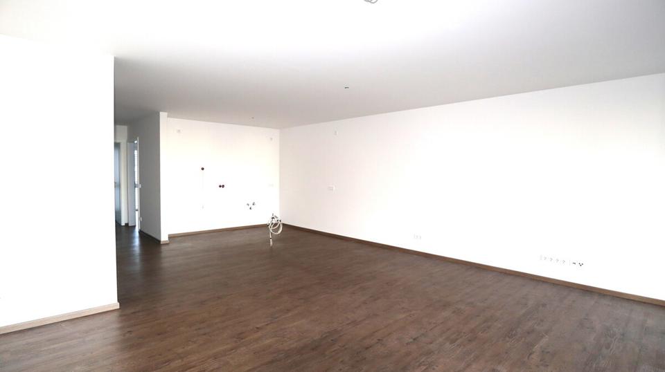 Etagenwohnung Bergisch Gladbach - 2 Zimmer, 82 m&sup2;, 1.190&euro; | Angebot:25444620