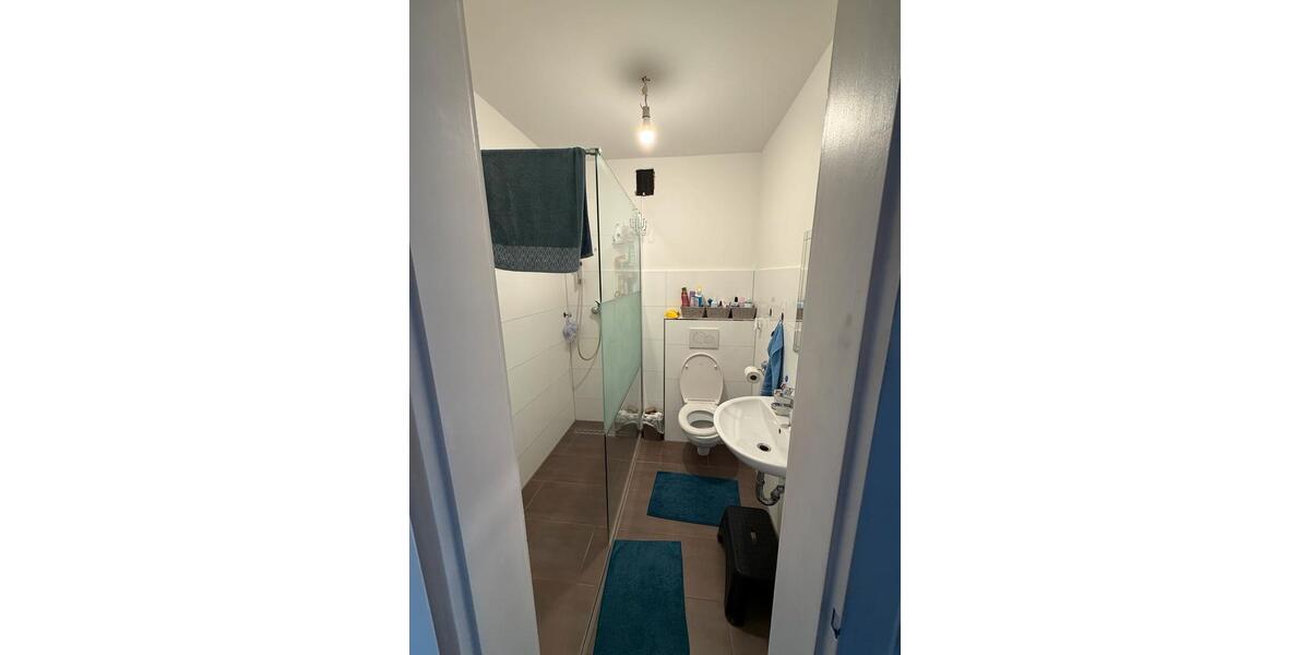 Dachgeschoßwohnung Wiesbaden Mainz-Amöneburg - 2.5 Zimmer, 65 m&sup2;, 980&euro; | Angebot:25915828