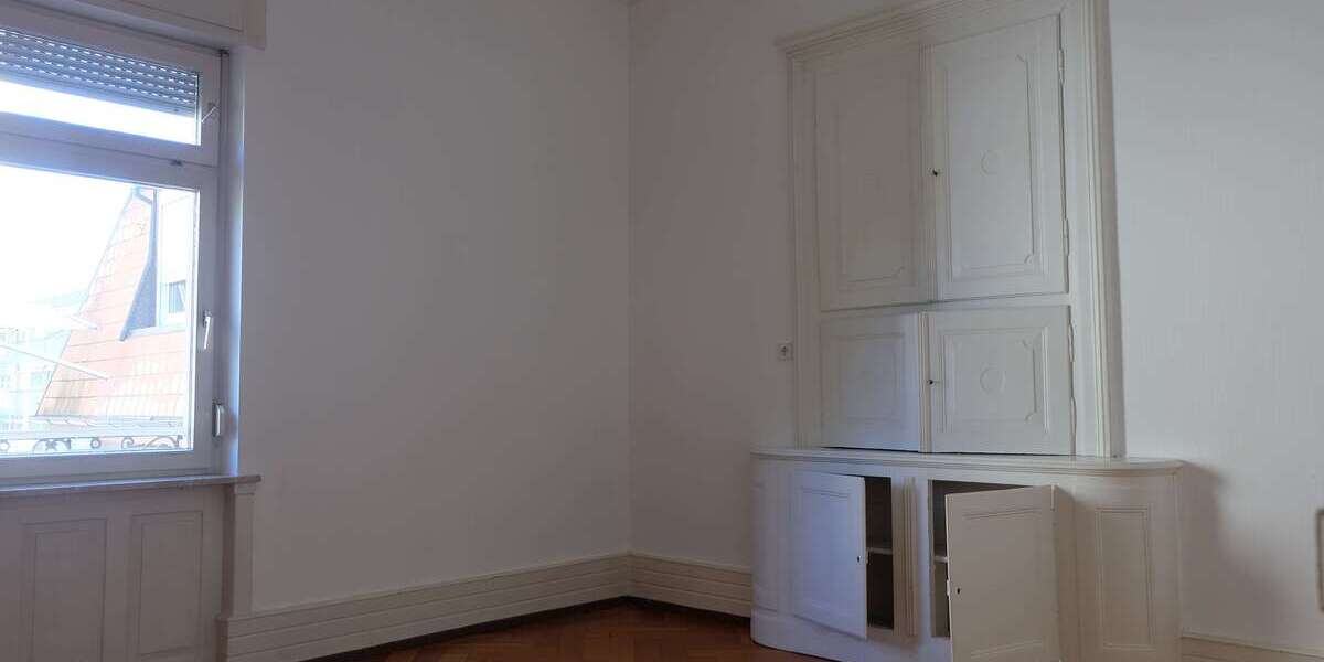 Etagenwohnung Baden-Baden Baden - 5 Zimmer, 148 m&sup2;, 1.500&euro; | Angebot:26249192