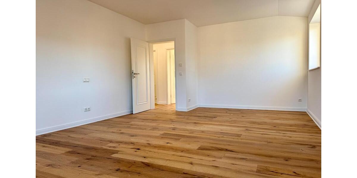 Erdgeschoßwohnung Limbach-Oberfrohna Oberfrohna - 3.5 Zimmer, 101 m&sup2;, 1.061&euro; | Angebot:24700876