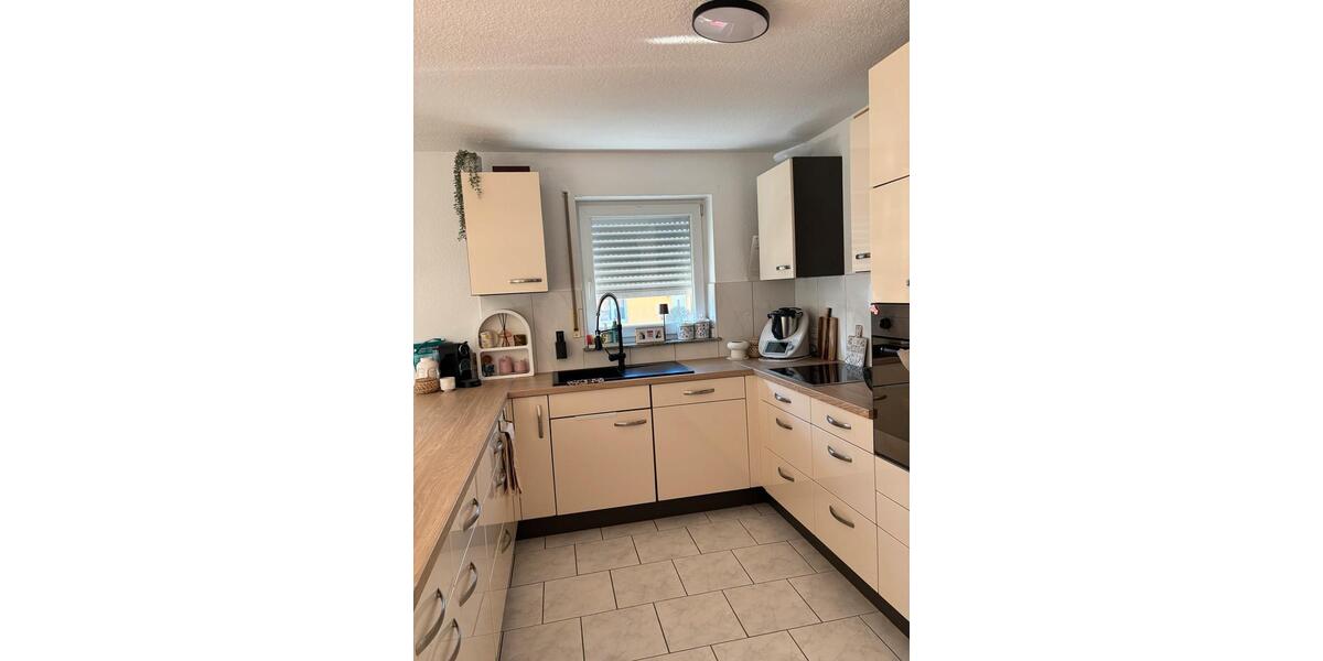 4 Zimmer Wohnung mit moderner Einbauküche - ANFRAGE STOP! 4 zimmer