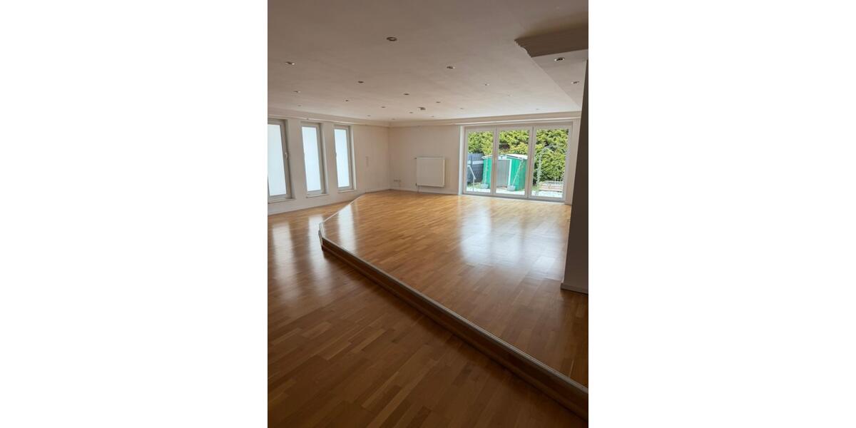 Erdgeschoßwohnung Löhne - 3 Zimmer, 130 m&sup2;, 1.000&euro; | Angebot:24466434