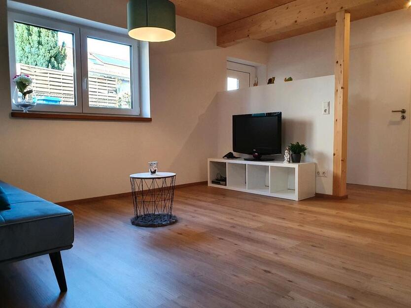 2 Zimmer Wohnung 38 qm möbliert (Oktober 25 - April 26) Kluftern