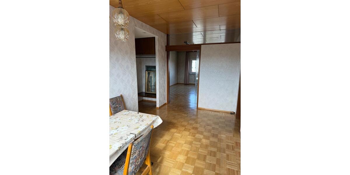 Etagenwohnung Weil der Stadt - 4.5 Zimmer, 108 m&sup2;, 1.700&euro; | Angebot:26581345