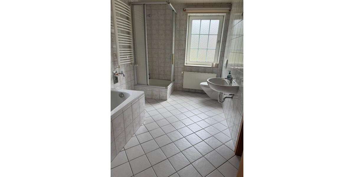 Erdgeschoßwohnung Lübtheen - 2 Zimmer, 75 m&sup2;, 325&euro; | Angebot:25723473