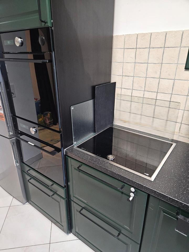 Vollständig renovierte 3-Zimmer-Wohnung mit Loggia und Einbauküch zimmer