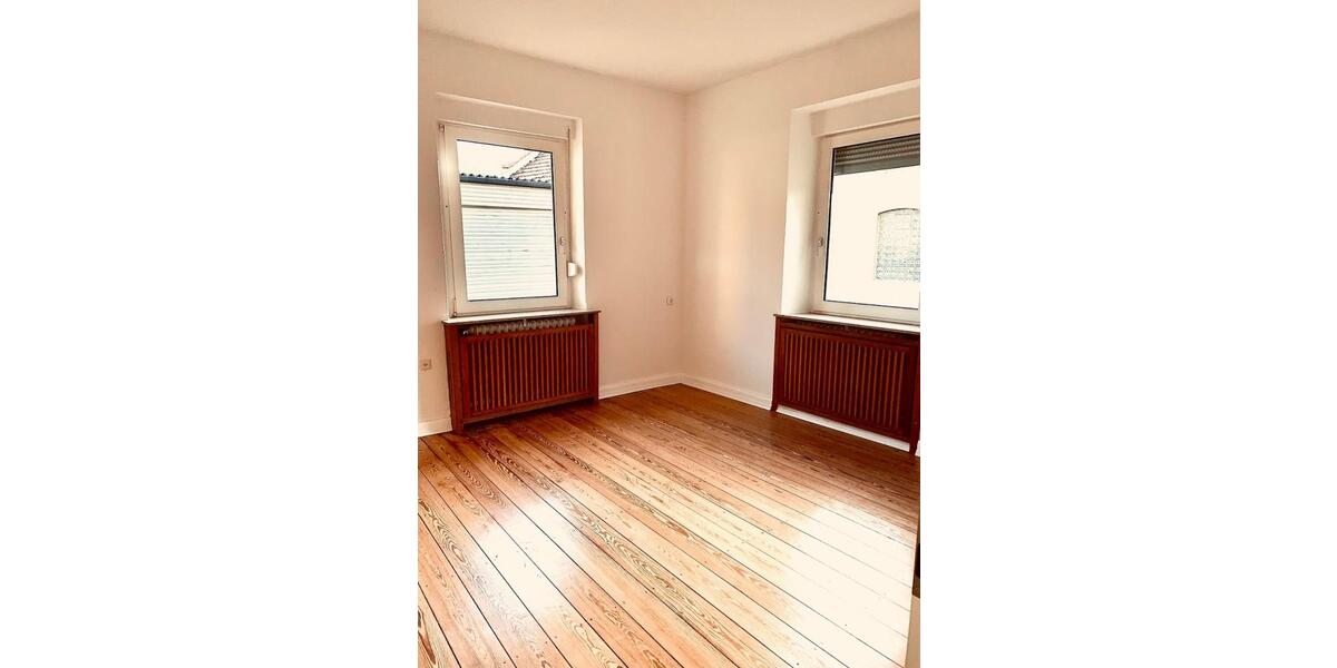 Einfamilienhaus Wallertheim - 8 Zimmer, 216 m&sup2;, 1.790&euro; | Angebot:25843115