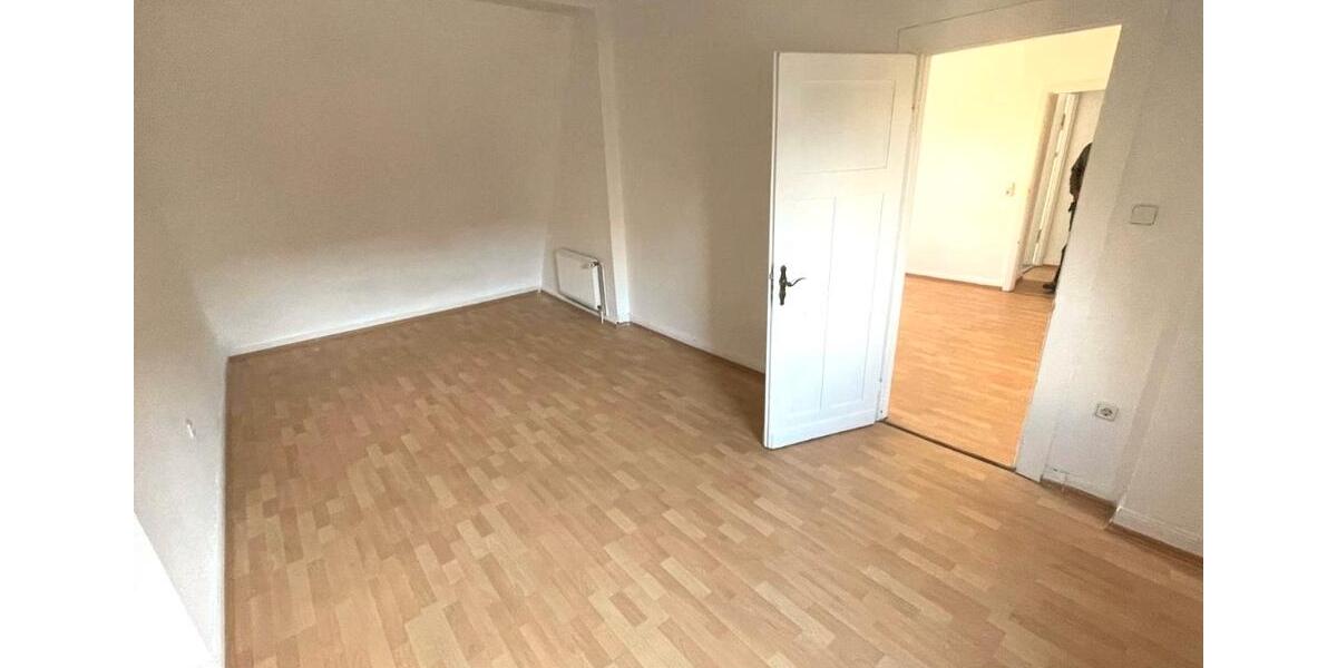 Dachgeschoßwohnung Krefeld Dießem - 3 Zimmer, 68 m&sup2;, 680&euro; | Angebot:25570036