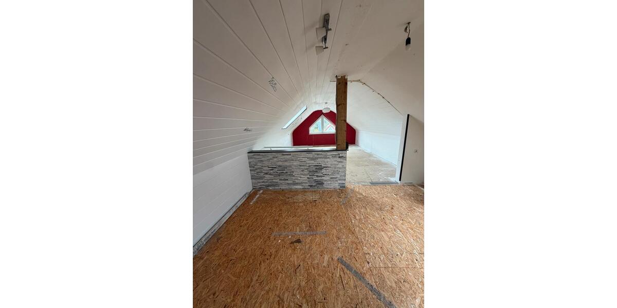 Dachgeschoßwohnung Rastatt - 4 Zimmer, 140 m&sup2;, 1.550&euro; | Angebot:26535960
