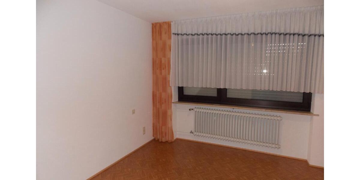 Erdgeschoßwohnung Ebersdorf bei Coburg - 2 Zimmer, 65 m&sup2;, 600&euro; | Angebot:26589171