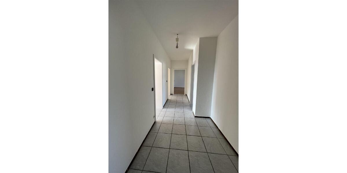 Etagenwohnung Singen (Hohentwiel) - 4 Zimmer, 91 m&sup2;, 850&euro; | Angebot:26148200
